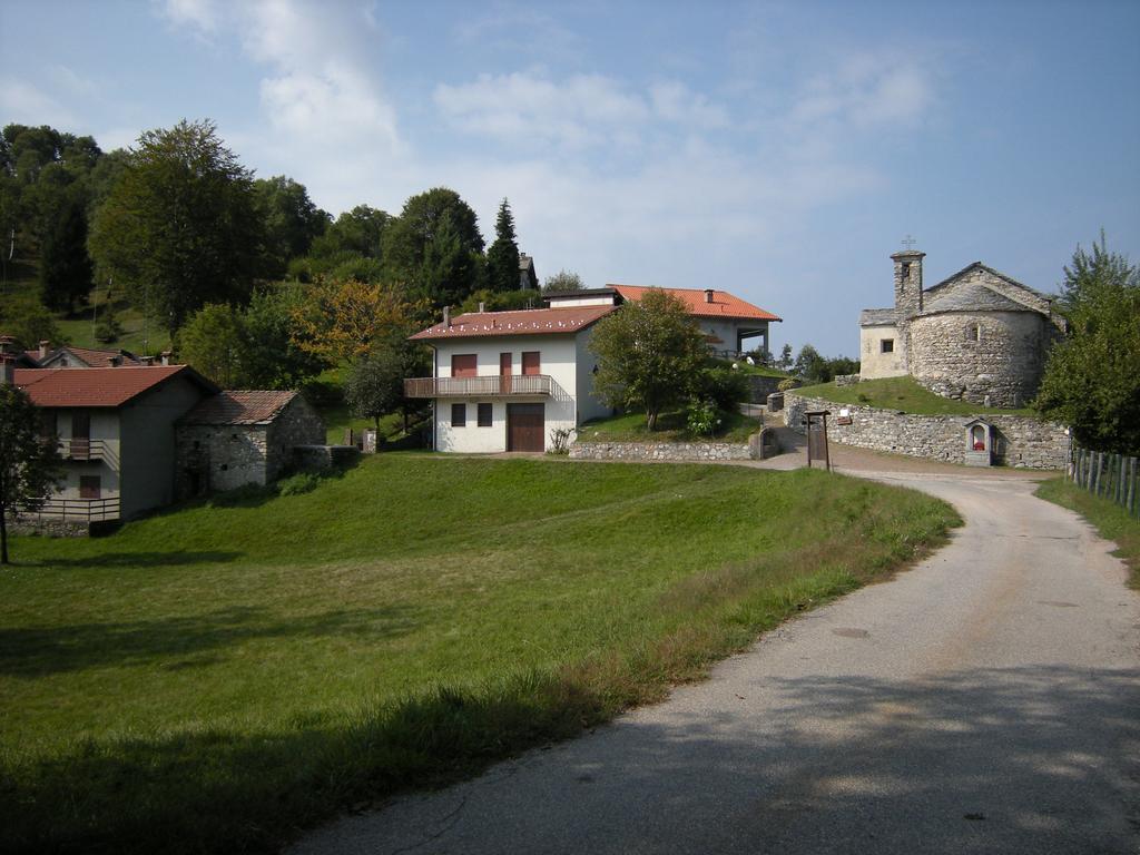 La Casa Del Borgo Bed & Breakfast Brissago-Valtravaglia Ngoại thất bức ảnh