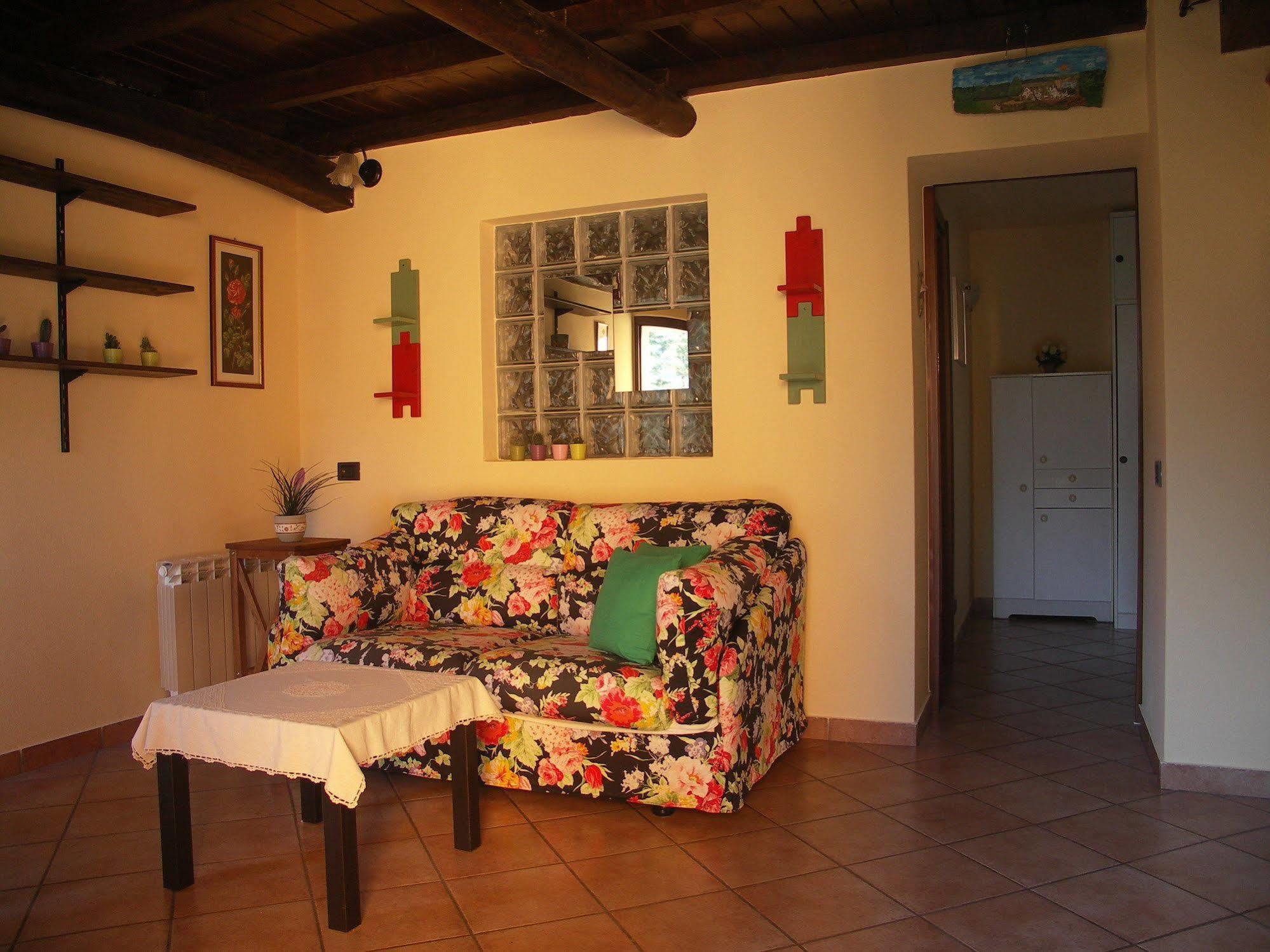 La Casa Del Borgo Bed & Breakfast Brissago-Valtravaglia Ngoại thất bức ảnh