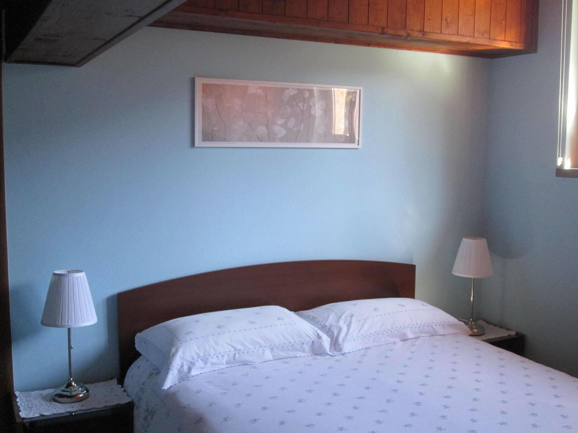 La Casa Del Borgo Bed & Breakfast Brissago-Valtravaglia Ngoại thất bức ảnh