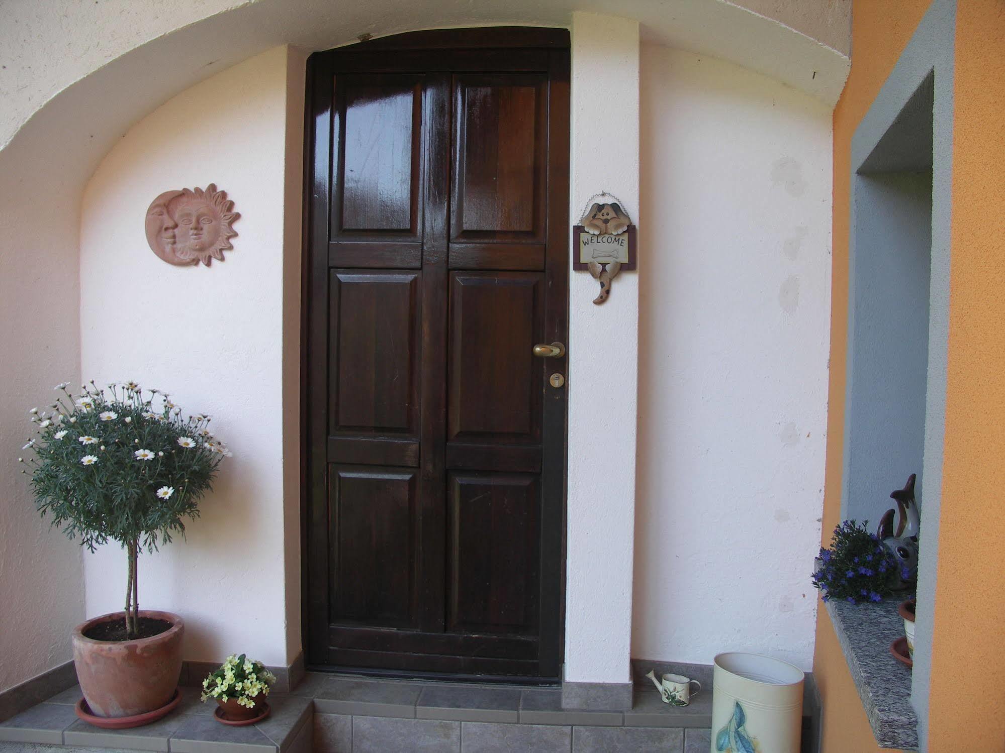 La Casa Del Borgo Bed & Breakfast Brissago-Valtravaglia Ngoại thất bức ảnh